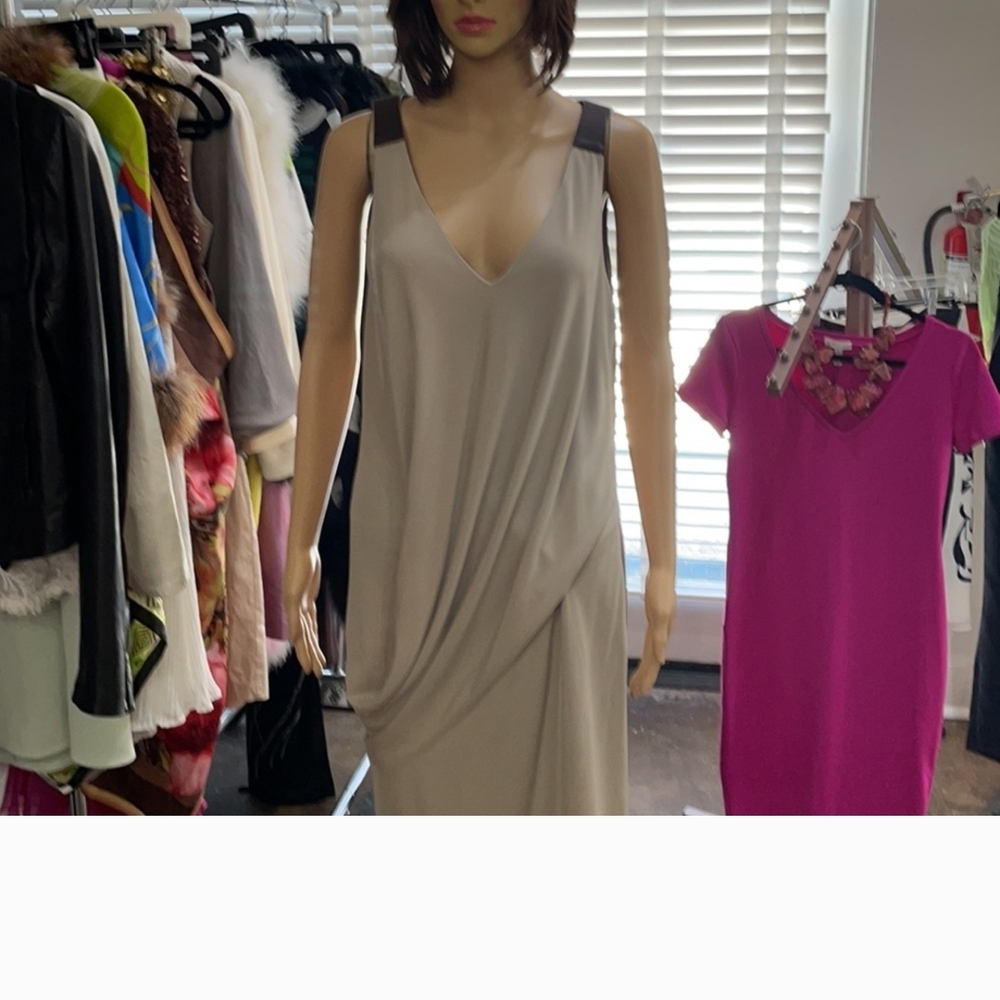 KaufmanFranco Brown Plunge Neck Sleeveless Cocktail Dress